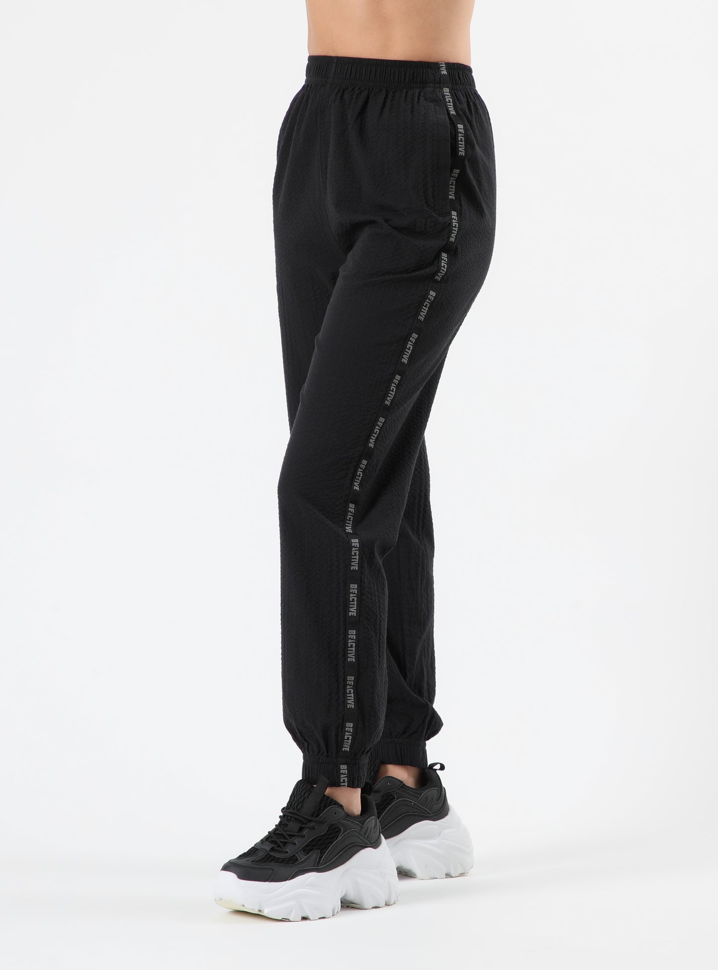 Pantalón Buzo Nomad color Negro