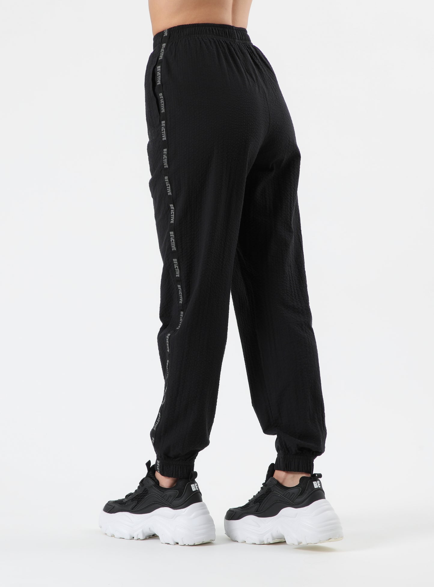 Pantalón Buzo Nomad color Negro