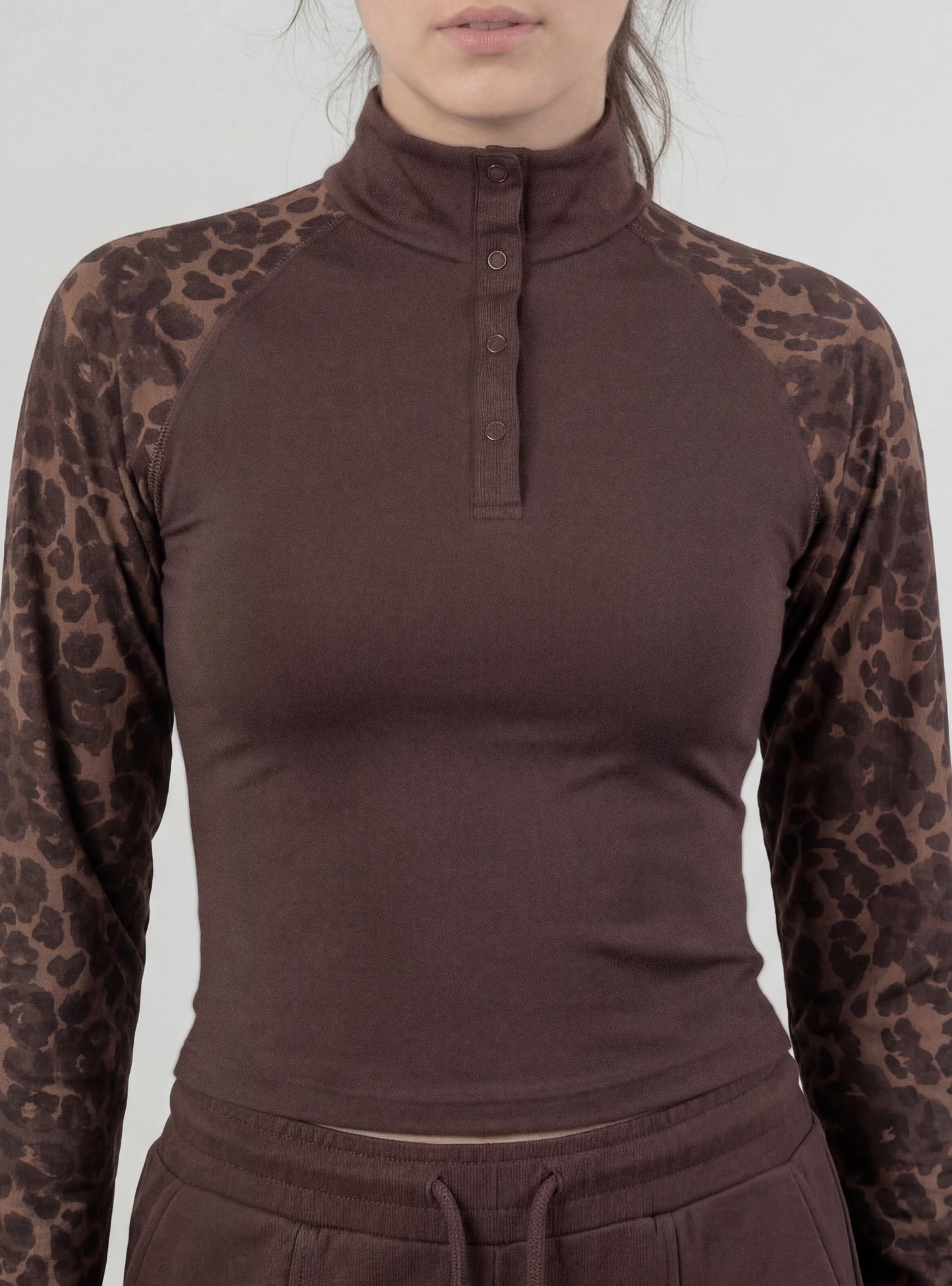 Polera Antonella color café oscuro