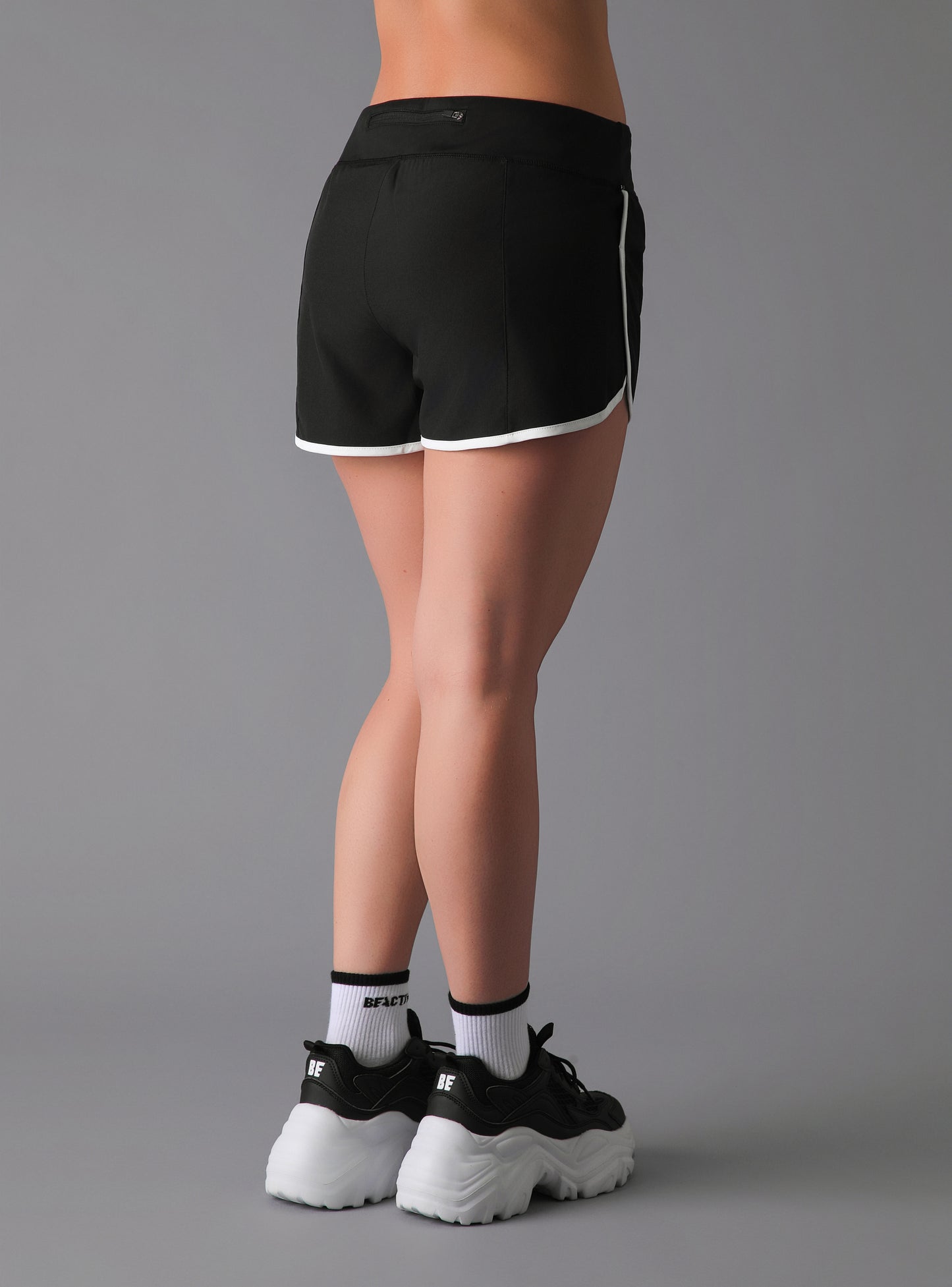 Short Saint Tropez Color Negro