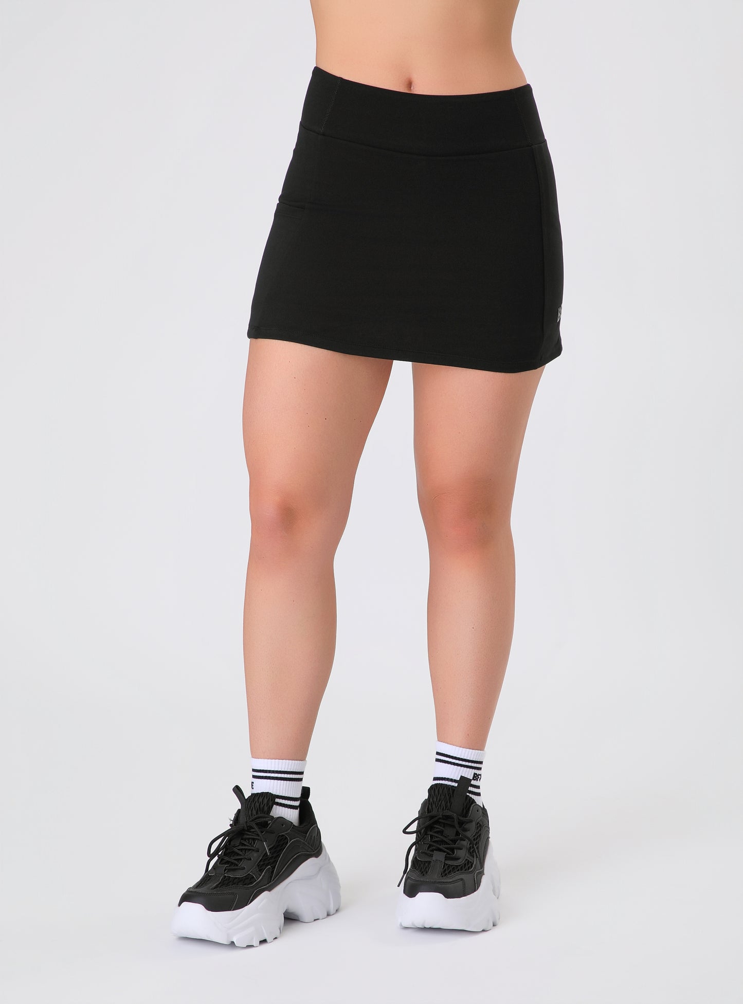 Falda Olivia color negro