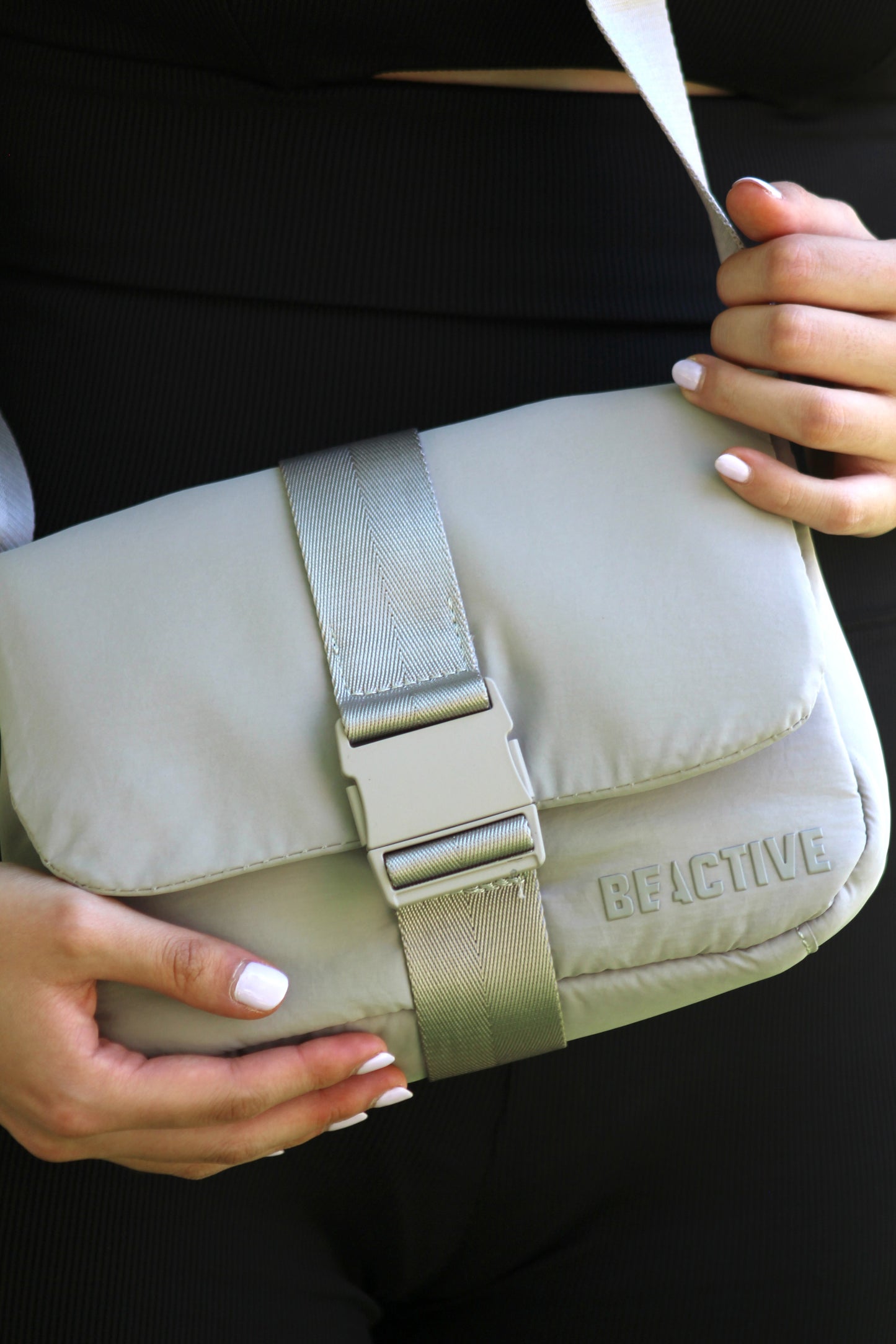 Cartera Noa color beige claro