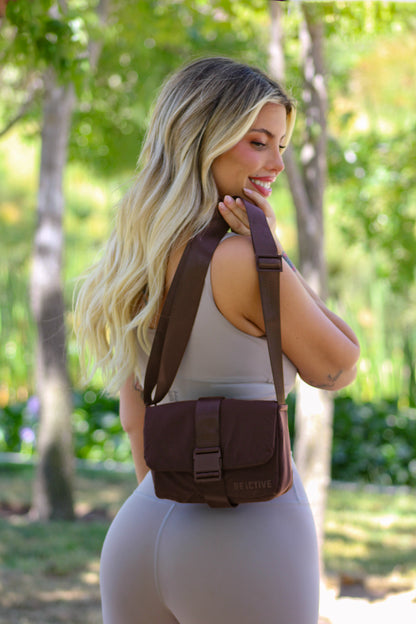 Cartera Noa color café