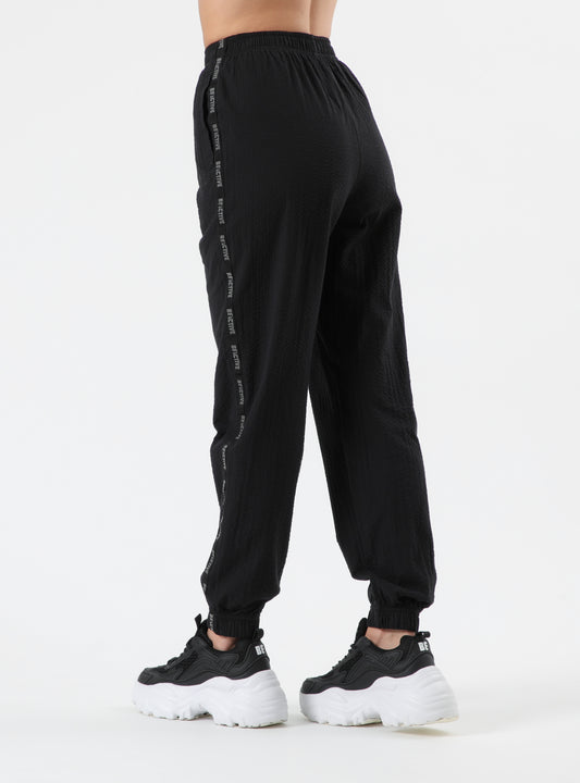 Pantalón Buzo Nomad color negro
